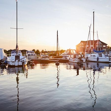 Bades Huk Marina Hotel Hohen Wieschendorf Dış mekan fotoğraf