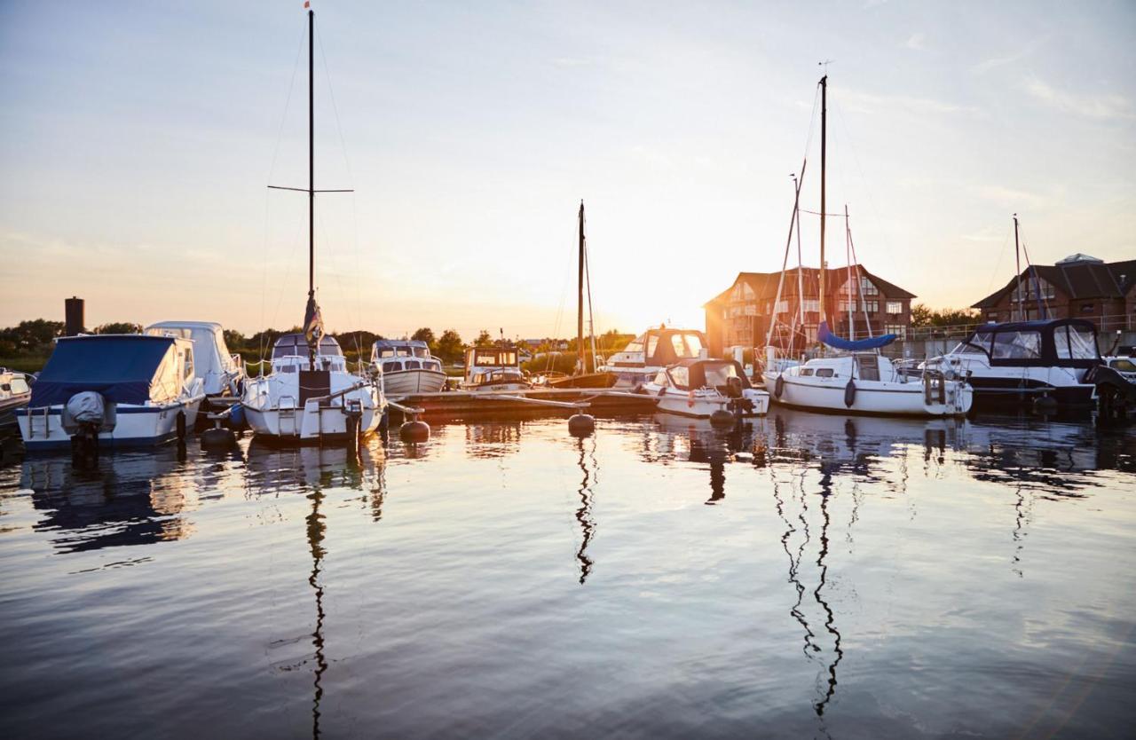 Bades Huk Marina Hotel Hohen Wieschendorf Dış mekan fotoğraf